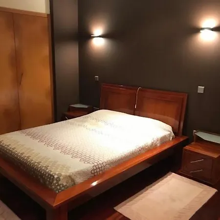 Casa Paulo Morais *